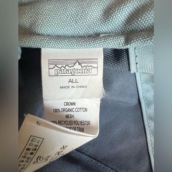 Patagonia trucker hat in two tone blues. - Picture 8 of 9